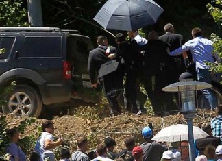 U Srebrenici izviždan i napadnut Aleksandar Vučić Vucic izvizdan i napadnut