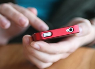 Prevare na internet oglasniku: Umjesto telefona poštom dobio drvo Smartphone