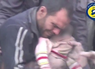 Video: Nakon ruskih zračnih udara otac izvlači svoje dijete ispod ruševina Otac izvlaci svoje dijete