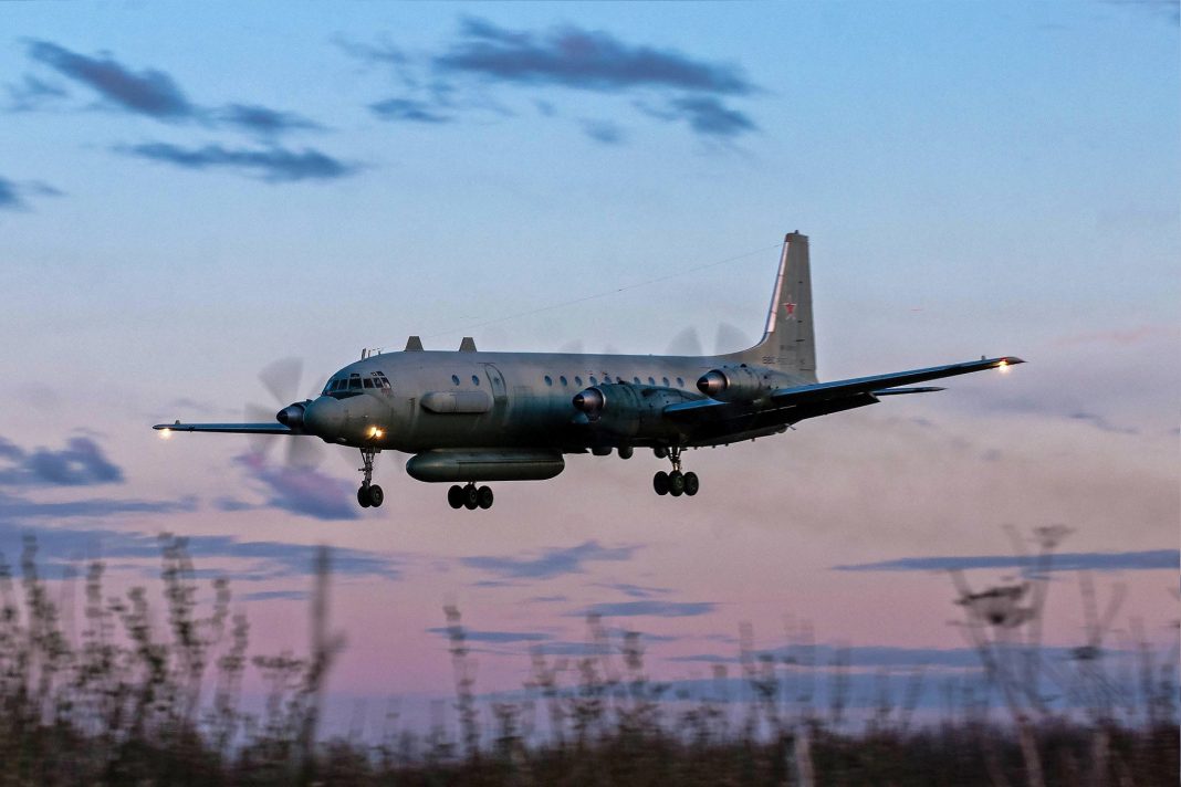 Ruski avion Iljušin 20 (ilustracija)