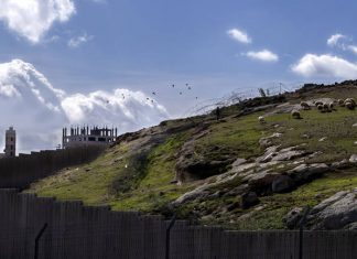 Izrael podiže visoku ogradu na granici sa Gazom Izraelski zid na granici sa Gazom