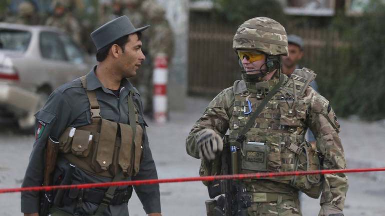 Afganistanski policajac i američki vojnik