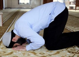 Podvajanje džemata na dvije skupine kada je imam odsutan namaz sedza