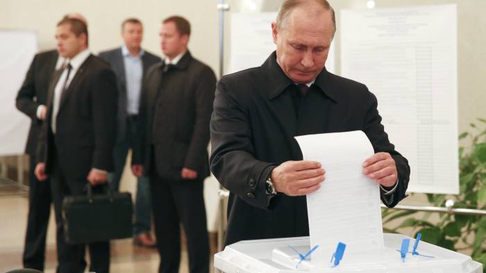 Putin glasa na referendumu