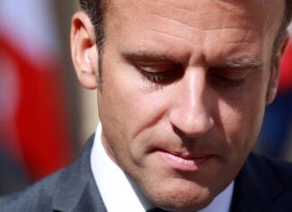 Alžir optužio Francusku za genocid, opozvan ambasador iz Pariza Macron