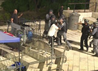 Nastavljeno divljanje židovskih terorista u kompleksu Al-Akse: Više od 60 Palestinaca povrijeđeno
