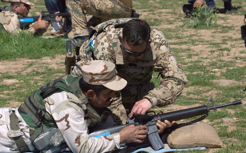 Peshmerga forces trained by German and American army trainers