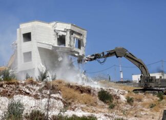 MEE: Besramno saučesništvo EU-a u izraelskim zločinima Izraelski teroristi ruše palestinsku kuću