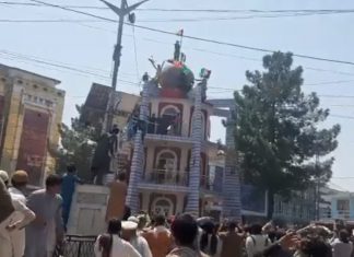 Afganistan: Nekoliko otpadnika ubijeno u Džalalabadu nakon što su skinuli islamsku zastavu u gradu Dzalalabad-zastave