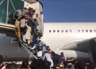 Ko bježi iz Afganistana, a ko u Afganistan: Izbjeglice iz Pakistana vraćaju se u Afganistan i slave dolazak talibana (video) Afganistanci koji su radili za Ameičke i Nato trupe bježe iz Afganistana