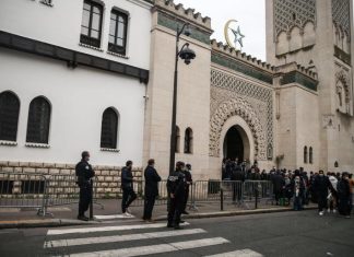 Francuska: Rasistička vlada zatvorila 21 džamiju dzamija-pariz-epa