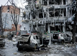 Fotogalerija: Ruske snage pretvorile Harkov u ruševine Uništene zgrade i automobili u centru Harkova (AP)
