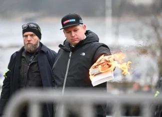 Danski ekstremni desničar spalio Kur’an u Štokholmu