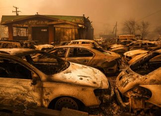 Hiljade objekata uništeno u požarima u Los Angelesu, stradalo najmanje deset osoba