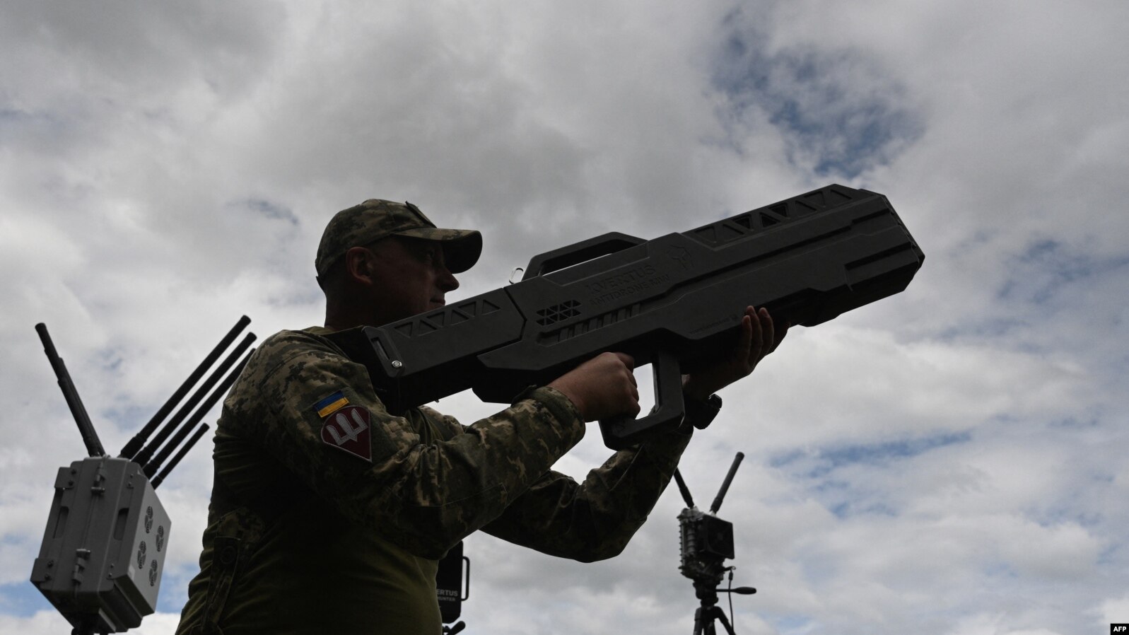 cde11ec1-5f3f-4e25-9cef-4bedf2b7e904_cx0_cy10_cw0_w1597_n_r1_s_s Anti-drone gun